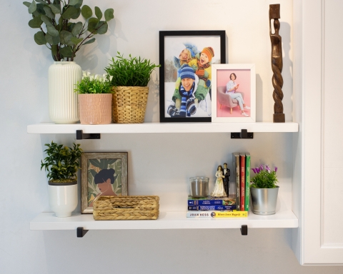 Floating Shelf with Square Tube Brackets - White